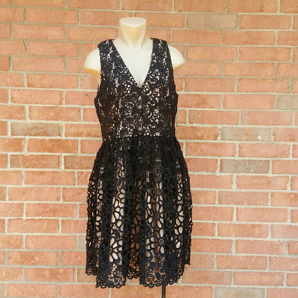 🖤♥️ New V-neck Floral Daisy Crochet Lace Flower Dress - Picture 6 of 13